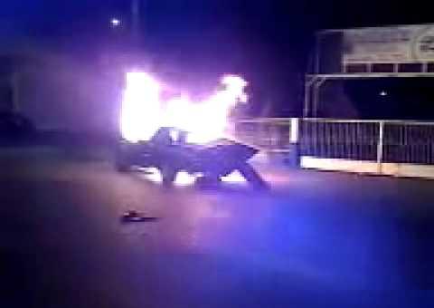 Morrendo queimado vivo em acidente de carro